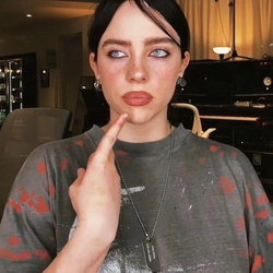 Голая Билли Айлиш